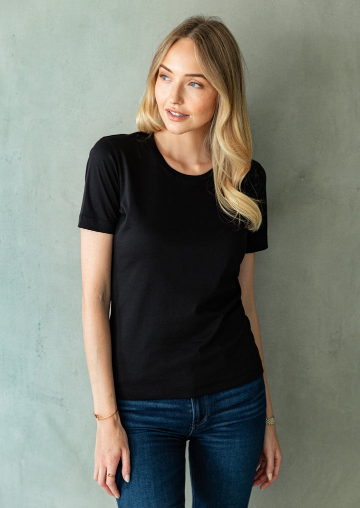 dámské černé tričko, lesklé, women's black T-shirt, shiny